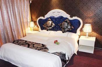 Tangfeng Art Hotel Shenyang North Railway Station Bagian luar foto